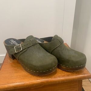 Sandgren Olive Nashville Buckle Clog - Sz 38